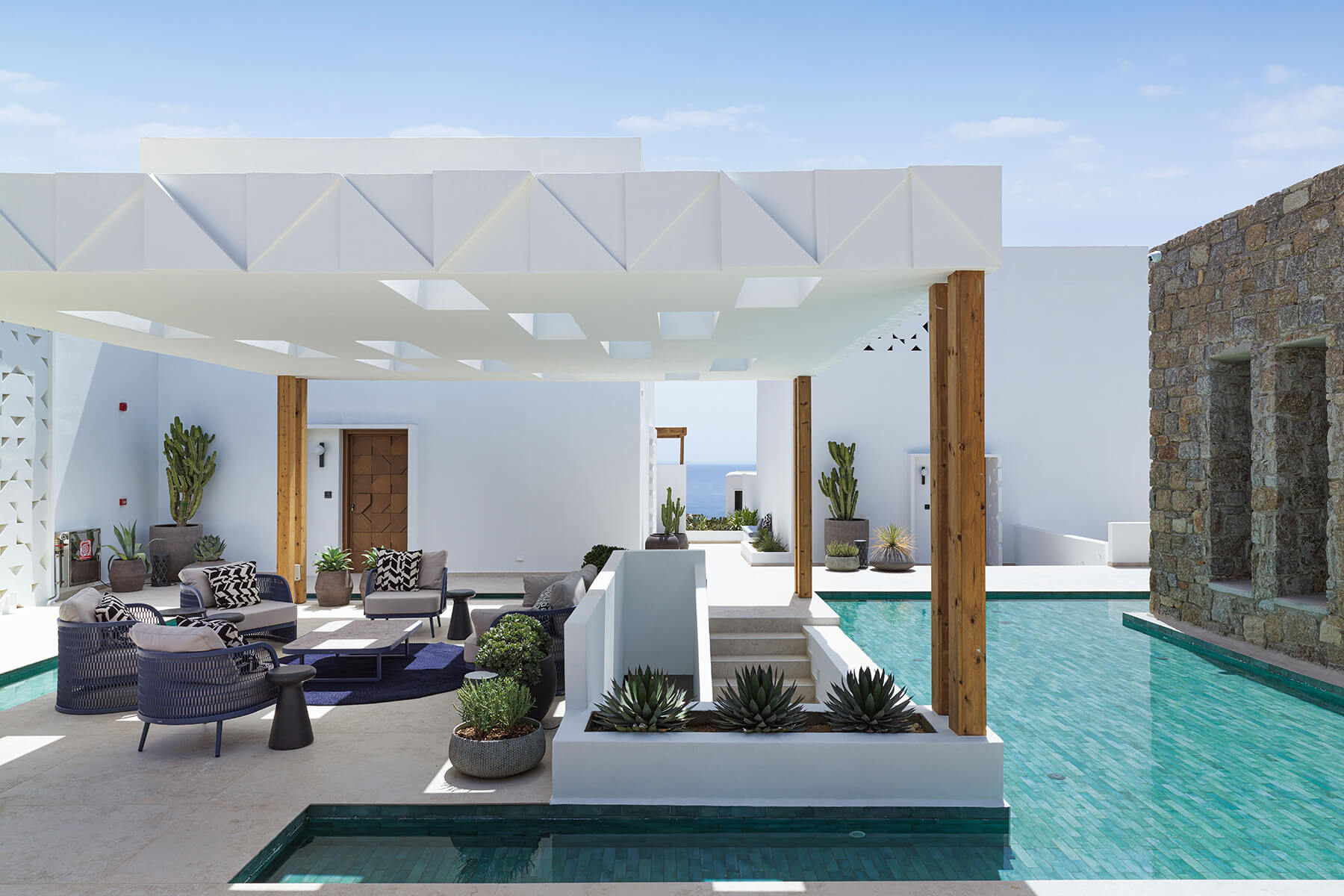 Lyo Luxury Suites - Exterior